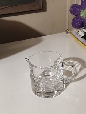 Source Unknown Clear Glass Creamer with Handle and Pour Spout EUC.